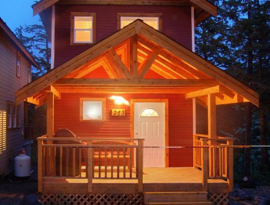 Ucluelet Resort | Reef Point Cottages