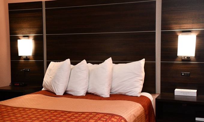 Faribault Hotel | Regency Inn & Suites