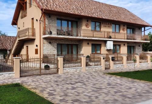 Cserkeszolo Apartment | Relax for you Apartmanház