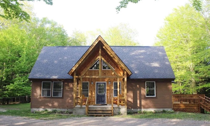 Mears Cabin | Relax, swim, dune, and explore the summer in Silver Lake!