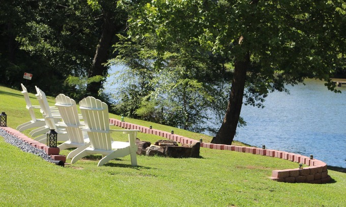 Childersburg Cottage | Relaxing Waterfront cottage with boat launch and kayaks. Close to town.