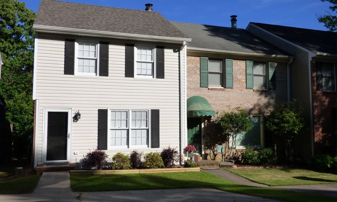 Crestline Heights House | *Remodeled Altadena Town Home* Fabulous Location!