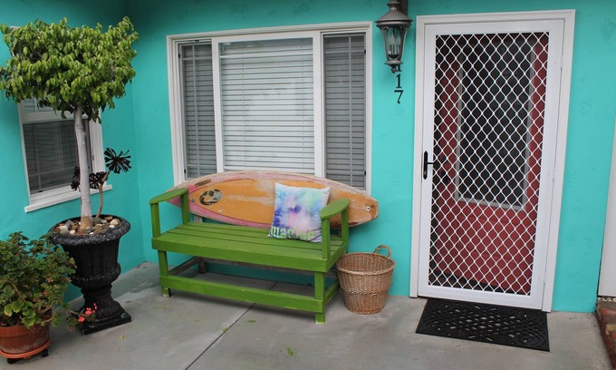 Pierpont Bay House | REMODELED COTTAGE -BEST BACKYARD AREA IN PIERPONT!