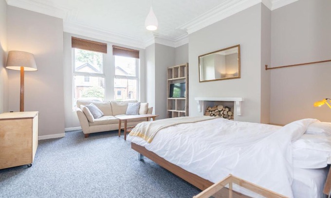 Chorlton-cum-Hardy Apartment | Rentalshosted Chorlton