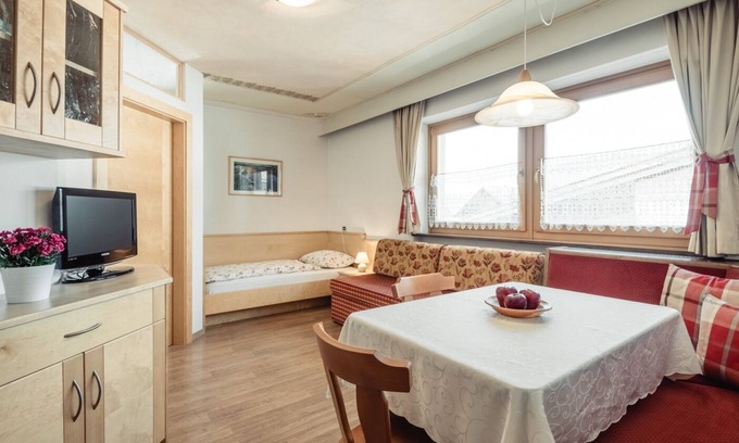 Mareo Apartment | Residence Corn - Standard Apartment 8 with Mountain View, Jacuzzi, Wi-Fi & Balcony