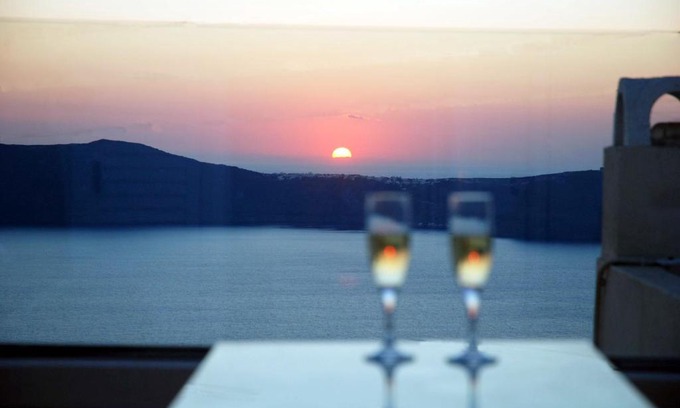 Firostefani Apartment | Reverie Santorini Hotel