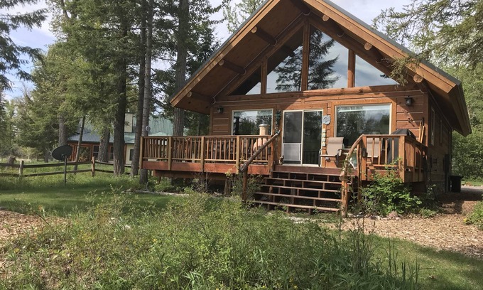Kalispell Cabin | River-front Cabin is affordable retreat after hiking or skiing! Pet friendly!