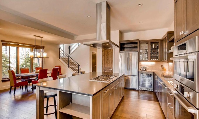 Fairmount On The River House | River Song at The Shores