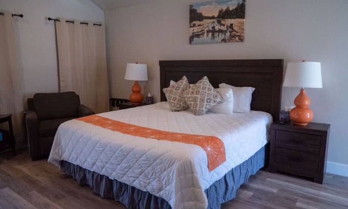 Kerrville Cabin | River View Deluxe King Cabin near Downtown #23