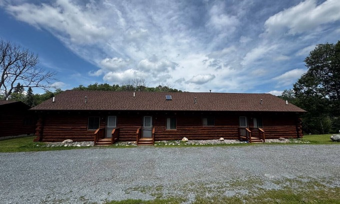 Crystal Falls Cabin | Riverfront Loft #6 Crystal Falls