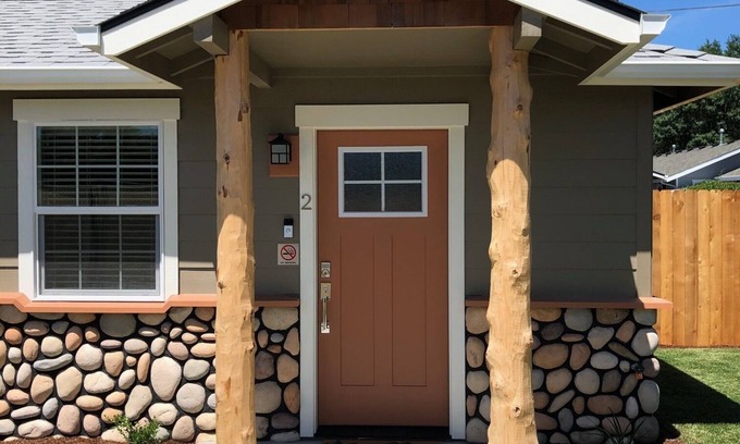 Grants Pass House | Riverside Cabin 2 - (Brand New Construction)