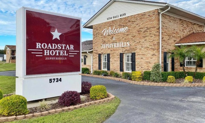 Downtown Zephyrhills Hotel | Roadstar Hotel Zephyrhills