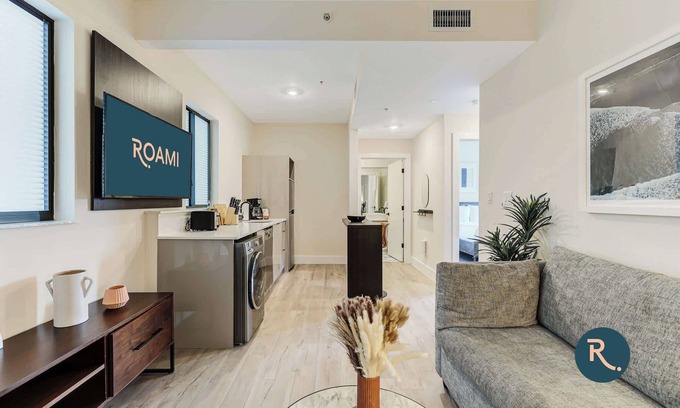 Midtown Apartment | Roami at The Palace | 2 Bedroom | Queen #13
