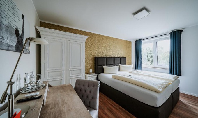 Sundern Hotel | RobrookS Hotel Garni