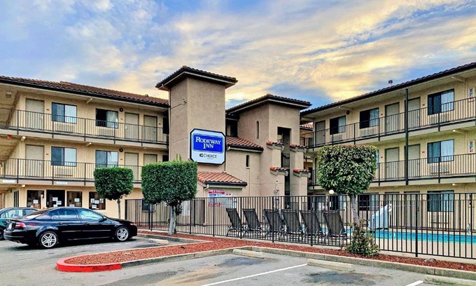 Southeastern Sacramento Hotel | Rodeway Inn Sacramento-University Area