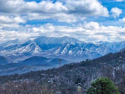 Chalet Village Apartment | Romantic Exclusive Condo Stunning Mountain View