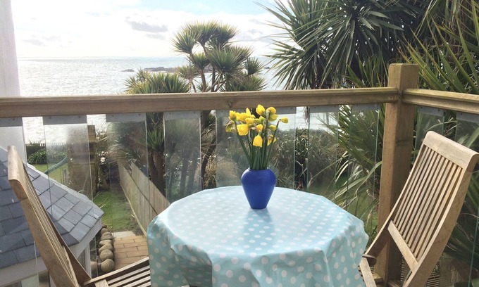 Mousehole Apartment | Romantic Luxury Apartment With Stunning Sea View In Mousehole, Wifi, Nespresso!