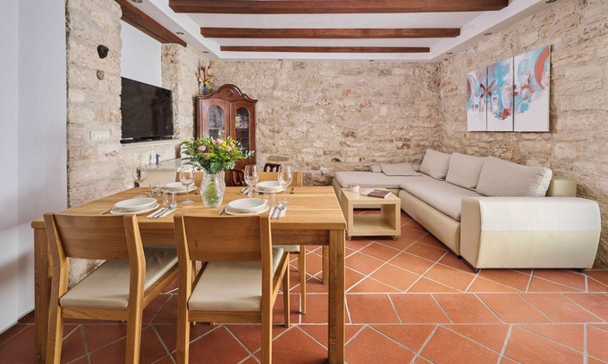 Umag House | Romantic stone house in the center of Umag next to the beach!