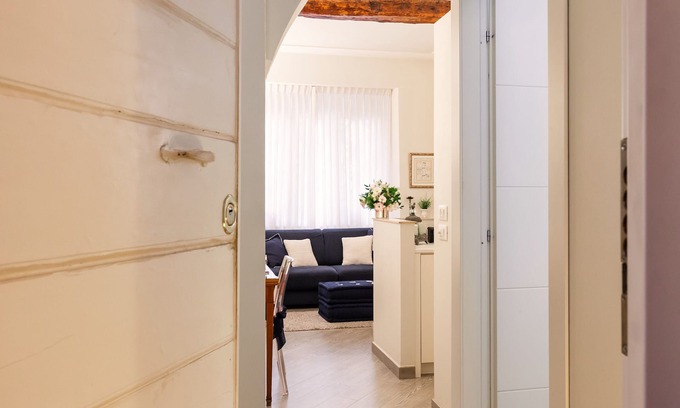 Navona Apartment | Rome city center Campo de' Fiori Luxury Home great reviews free wifi