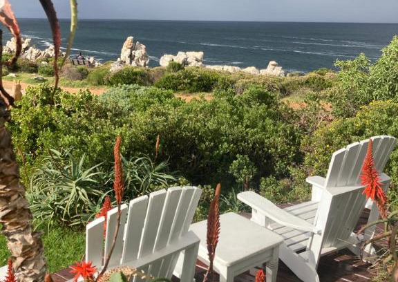 Kleinmond Apartment | Rondawel with sea view