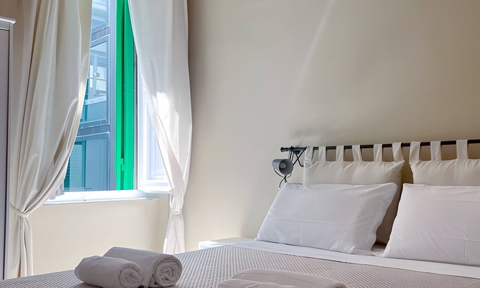 Messina Apartment | Room '1925' with Wi-Fi and Air Conditioning