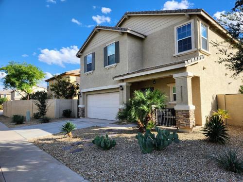 South Mountain House | Rooms at The Vista