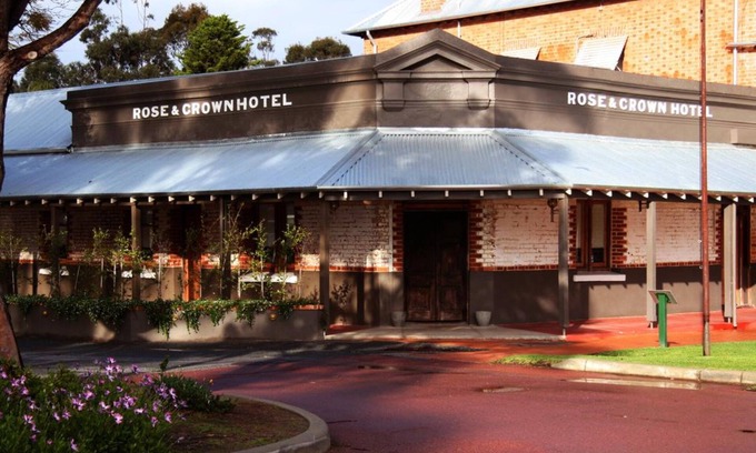 Guildford Hotel | Rose & Crown Hotel