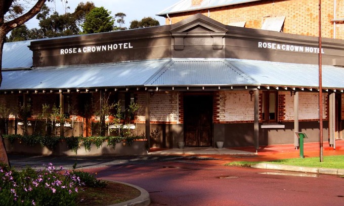 Guildford Hotel | Rose & Crown Hotel