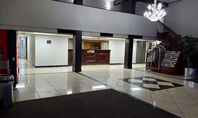 Indianapolis Hotel | Royal Inn