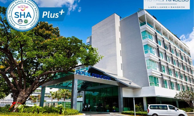 Pom Prap Sattru Phai Hotel | Royal Princess Larn Luang - SHA Extra Plus