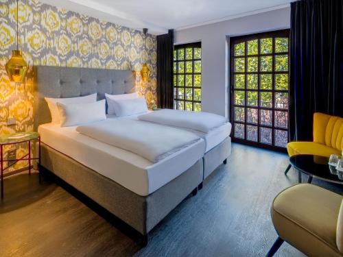 Rodenkirchen Hotel | rugs HOTEL Köln