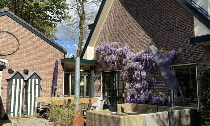 Soest House | Ruim Hoekhuis om tot Rust te Komen in een Natuurrijke Omgeving