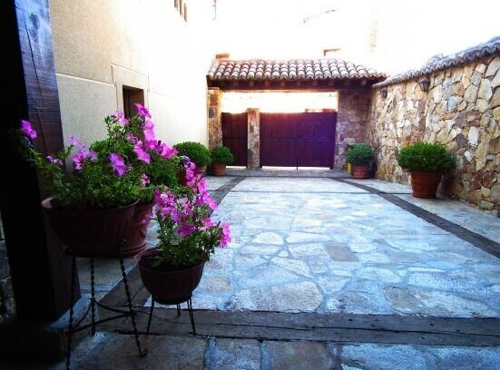 Braojos Cabin | Rural apartment Las Encarnas for 2 people