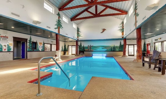 Columbia Hotel | Rustic & Cozy Columbia Getaway: Heated Pool w/Outdoor Patio! Parking
