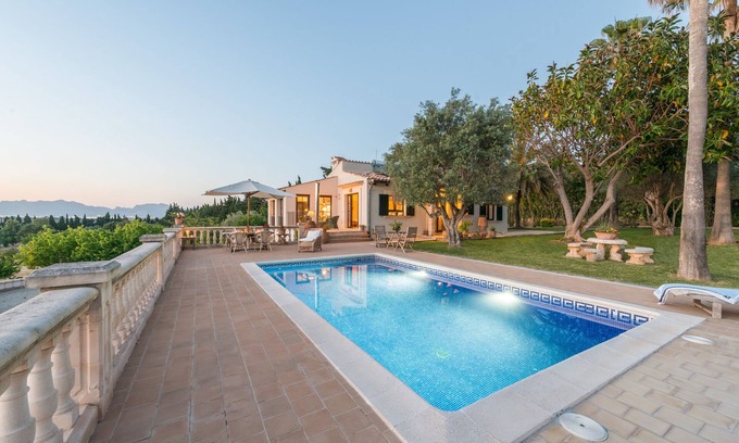 Alcudia Villa | Rustic villa with pool