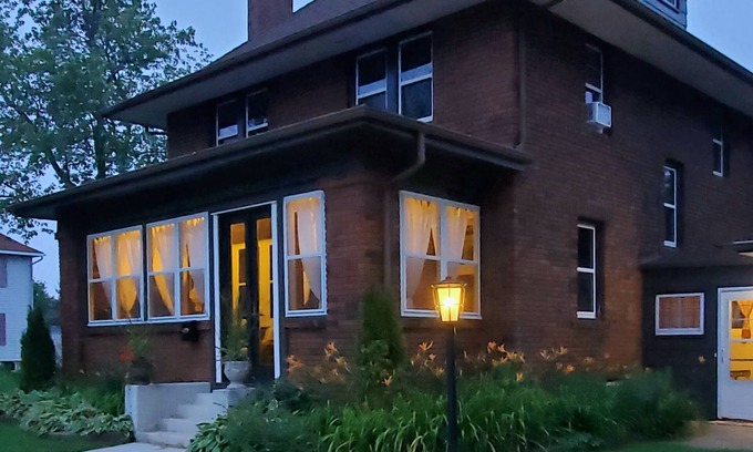 Superior House | Rydell House - Spacious, elegant Craftsman style you will call home