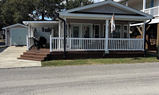 Myrtle Beach House | S12 W. Sandlapper .Ocean Lakes. RELAXING POND VIEW, 10 steps from FISHING.