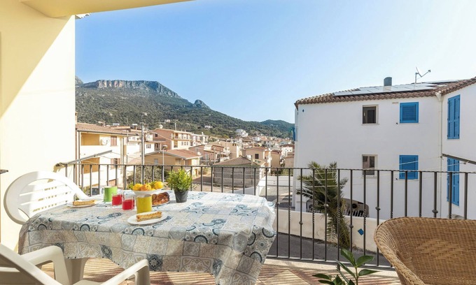Santa Maria Navarrese Apartment | Sa Montera - Apartment with balcony