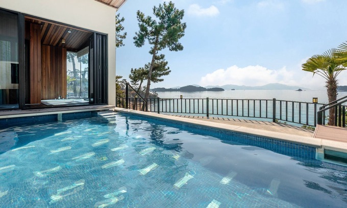 Tokso House | Sacheon Ara Private Pool Villa