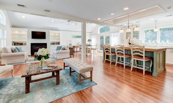 East Hampton House | Sag Harbor Getaway-Enjoy Hot Tub and Pool! Close to Town yet Quiet and Private!