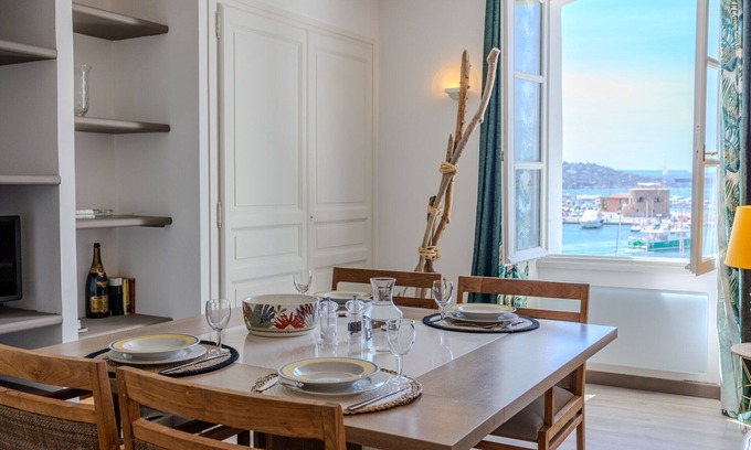 Old Town Apartment | Sailing Apartment by Halldis