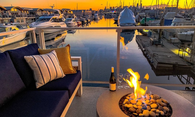 North Vancouver Boat Rental | * Sailor's View * Floating Home Ocean Retreat