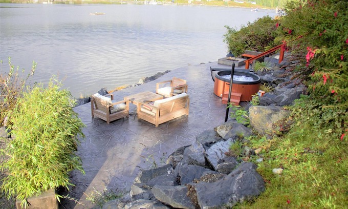 Ucluelet Hotel | Salt Loft - Oceanfront, Hot Tub and Firepit!