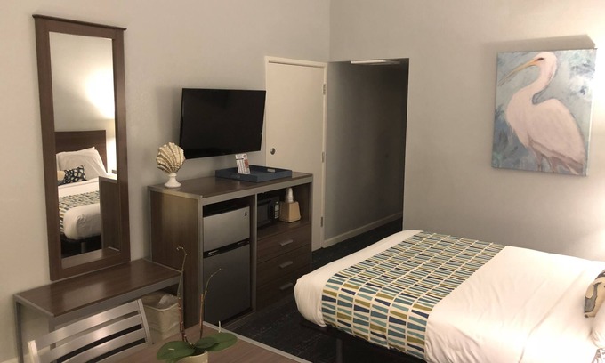 Seaside Hotel | Sand Dollar Inn