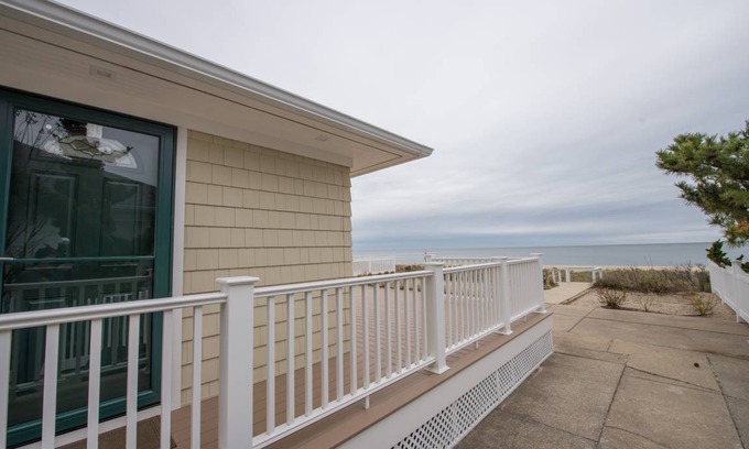 Mattituck House | Sand Dollar North Fork Beach House Vineyards, Farm Stands, Kayaks