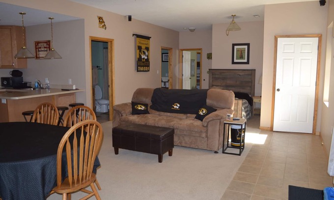 Columbia House | Sander Ridge - 40 wooded acres