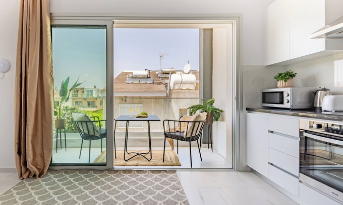 Limassol Apartment | Sanders Cruise - Lovely Studio Apt With Balcony
