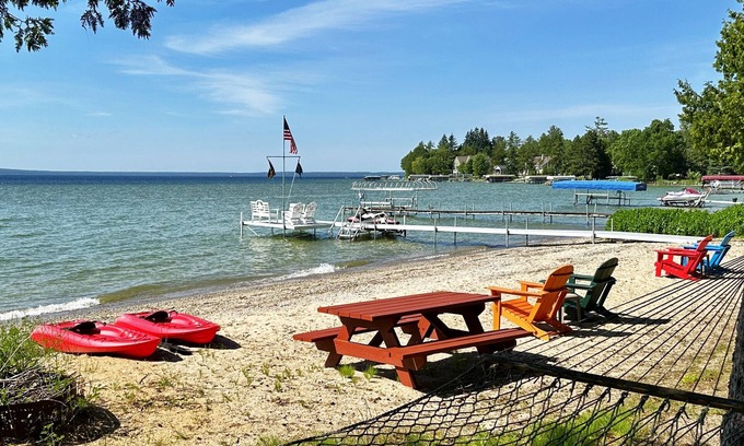 Indian River Cottage | Sandy Beach - Brilliant Sunsets - Perfect for two people