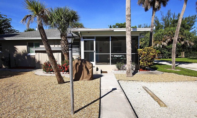 Sanibel Cottage | Sanibel Shores A2 Beautiful 2 bedroom Cottage short walk to the beach