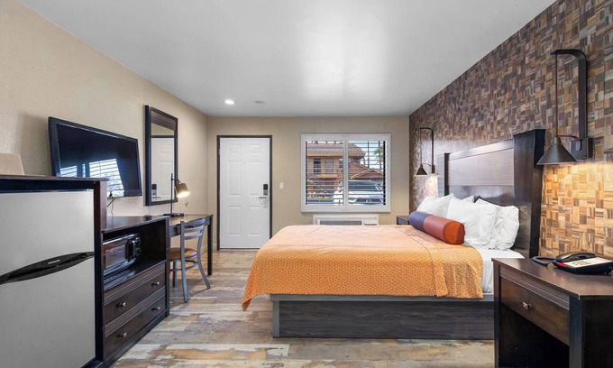 Newhall Hotel | Santa Clarita Motel